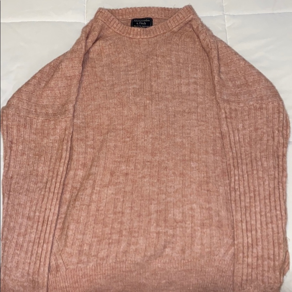 Beautiful pink comfy sweater!